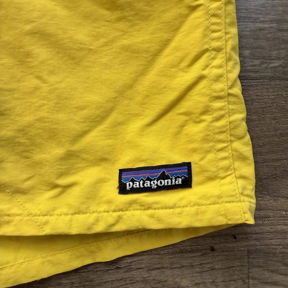 Patagonia Yellow Baggies Swim Trunks Mens Large Patch Logo Back Pocket excellent